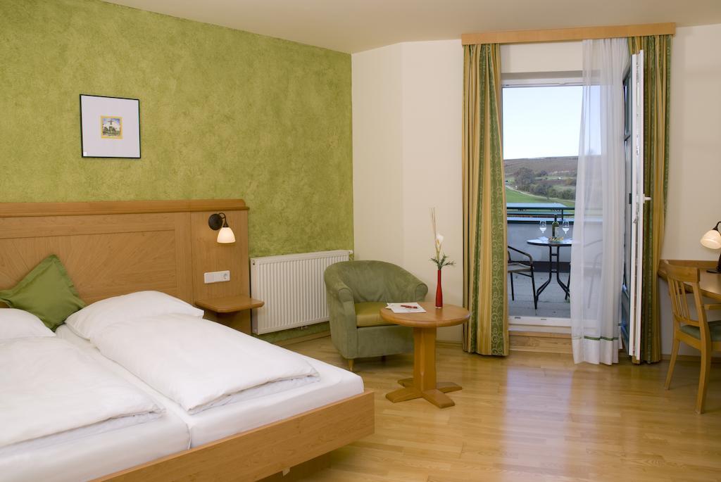 Hotel Neustifter 포이스도르프 외부 사진