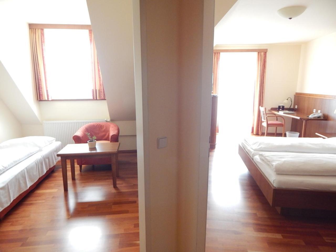 Hotel Neustifter 포이스도르프 외부 사진